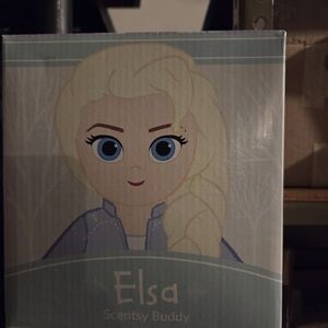 Scentsy Elsa Buddy Box with Light Blue and Cream